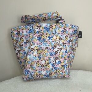 Floral Lunch Bag with Multicolor Design